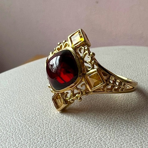 10K YELLOW GOLD CABOCHON GARNET AND CITRINE RING DESIGNER LOOK STATEMENT PIECE